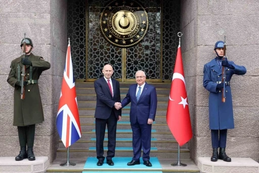 Birleşik Krallık Savunma Bakanı Healey TUSAŞ tesislerini ziyaret etti
