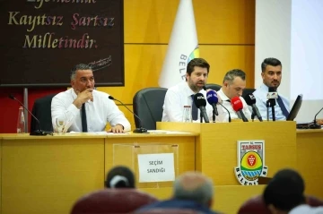 Boltaç: &quot;Tiyatro Müdürlüğü kapatılmadı&quot;
