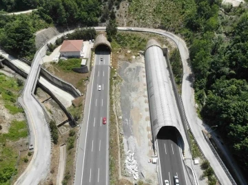 Bolu geçişinde trafik yoğun akıcı
