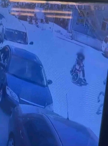 Böyle kaza görülmedi: Kaçan at, motosikletliyi altına aldı
