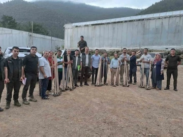 Bozyazı’da vatandaşlar orman yangınlarına karşı bilgilendiriliyor
