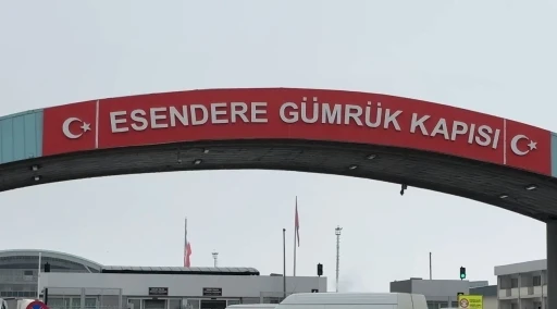 Bulduğu cüzdanı Türkiye’ye getirerek sahibine teslim etti
