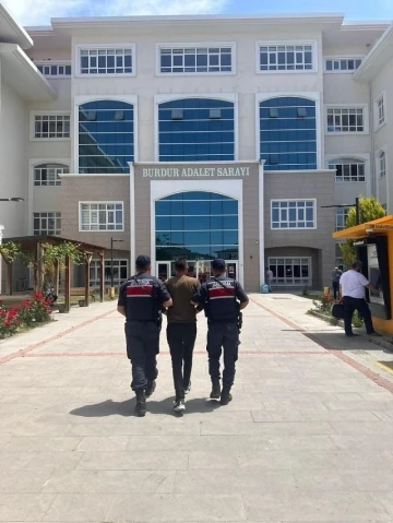 Burdur’da yakalanan 7 firari hükümlü cezaevine gönderildi

