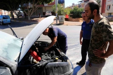 Burnuna gelen benzin kokusu sonrası aracı alev aldı
