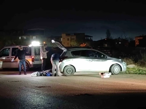 Araç İçinde Başından Vurulmuş Kadın Bulundu