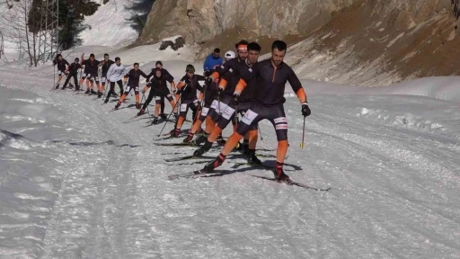 Çamlıhemşinli sporcular Ayder Yaylası’nda olimpiyatlara hazırlanıyor
