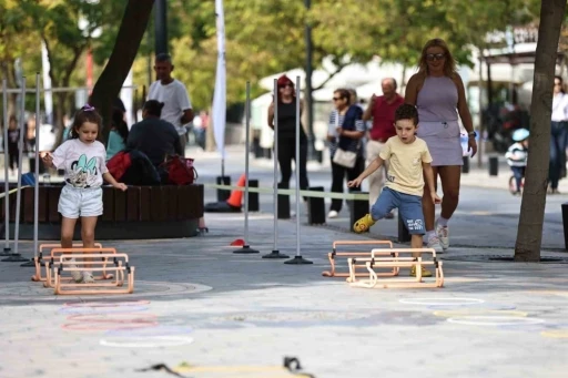 Çamlık Bulvarı çocuklar için trafiğe kapatıldı
