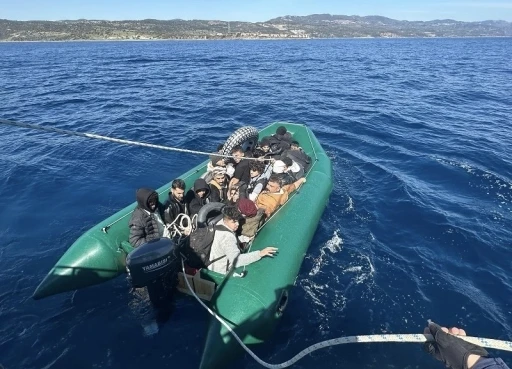 Çanakkale açıklarında 24 kaçak göçmen yakalandı
