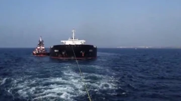 Çanakkale Boğazı’ndan geçen tanker makine arızası yaptı
