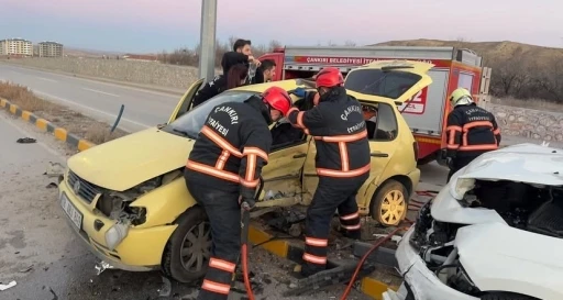 Çankırı’da iki otomobil çarpıştı: 6 yaralı
