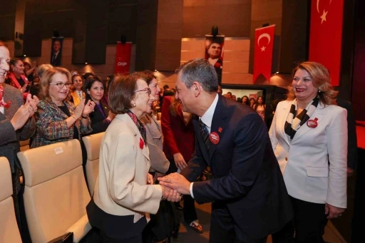 CHP lideri Özel: &quot;Cumhurbaşkanı adayımızı 1 milyon 700 bin üyemizin sandık başına koşacağı bir hareketle seçeceğiz&quot;
