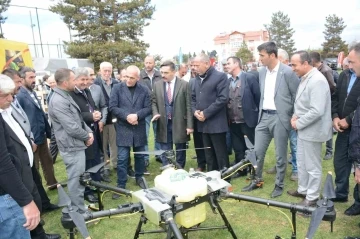 Çiftçiler Günü’nde düzenlenen tarım fuarına yoğun ilgi
