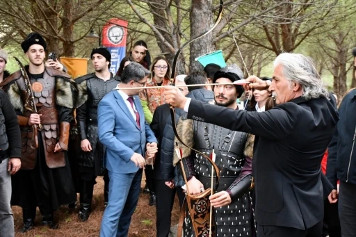 ÇOMÜ’de Türk Dünyası Geleneksel Okçuluk Atölyesi Gerçekleştirildi
