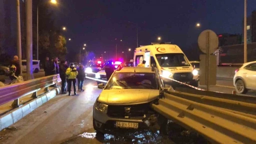 Çorlu’da otomobilin bariyerlere saplandığı anlar kamerada
