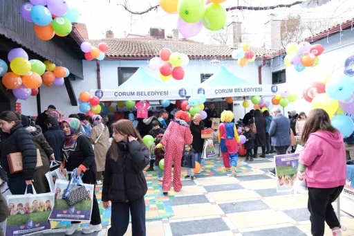 Çorum Belediyesi’nden bin 350 çocuğa bayramlık kıyafet hediye edildi
