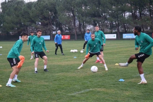 Cumhur Genç: &quot;Hiçbir zaman küme düşme gibi derdimiz olmadı, hedefimiz play-off&quot;
