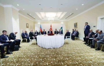 Cumhurbaşkanı Erdoğan, Azerbaycan Cumhurbaşkanı Aliyev ve Pakistan Başbakanı Şerif ile bir araya geldi
