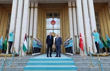 Cumhurbaşkanı Erdoğan, Filistin Devlet Başkanı Abbas ile bir araya geldi
