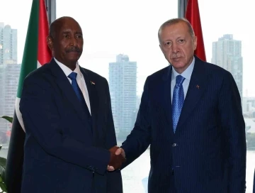 Cumhurbaşkanı Erdoğan, Sudan Egemenlik Konseyi Başkanı El Burhan ile görüştü
