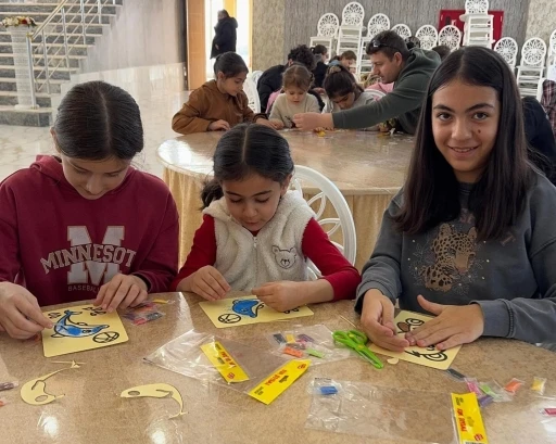 Demirözülü çocuklar kum boyama etkinliğinde bir araya geldi
