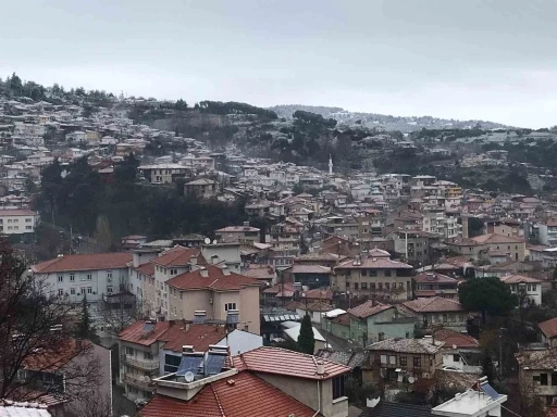 Denizli’nin yüksek kesimlerinde kar yağışı etkili oldu
