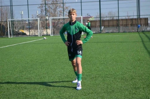 Denizlispor’un 14 yaşındaki futbolcusu Utku Berk, U14 Milli Takım seçmelerine katılacak
