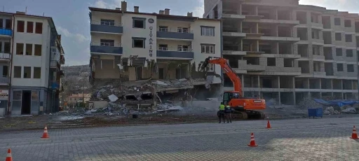 Depremde evi ve iş yeri zarar gören vatandaş: &quot;Devletin gücünün ne kadar büyük olduğunu gördük&quot;
