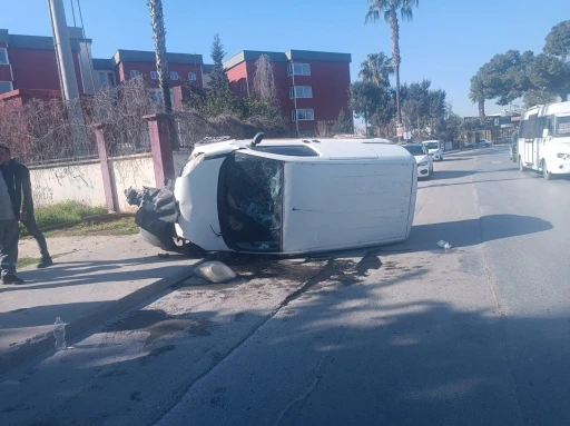 Devrilen aracın sürücüsü yaralı kurtuldu
