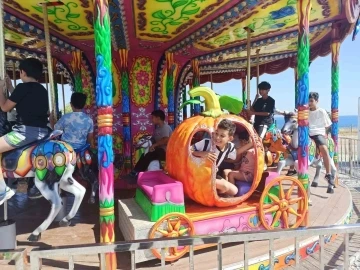 Didim’de “Engel tanımayanlar” Lunaparkta eğlendi
