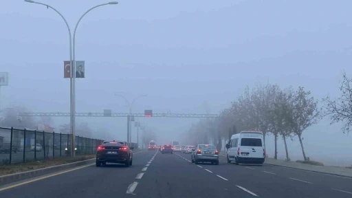 Diyarbakır’da 3 gündür yoğun sis aralıksız devam ediyor
