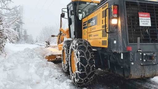 Doğu Karadeniz’de kış: Bin 362 mahalle ve köy yolu ulaşıma kapandı
