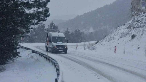 Domaniç Kocayayla geçidinde kar kalınlığı 40 santimetreye ulaştı
