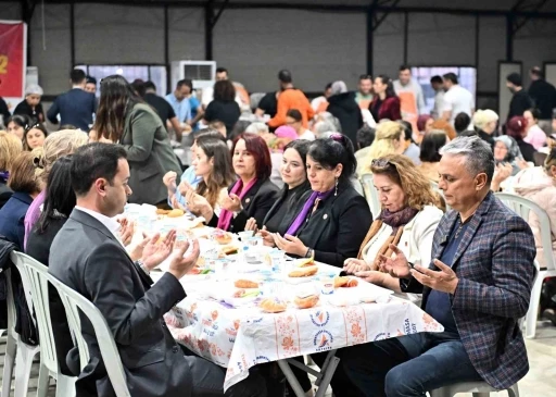 Dünya Kadınlar Günü’nde kadınlar aynı sofrada buluştu
