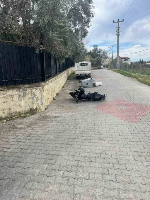 Duvara çarpan motosikletin sürücüsü yaralandı
