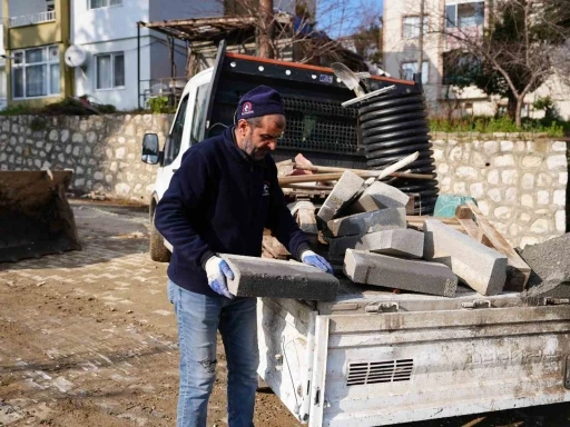 Düzce Belediyesi çalışanları mesaide
