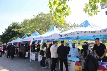 Düzce Üniversitesi öğrenci toplulukları tanıtım günleri başladı
