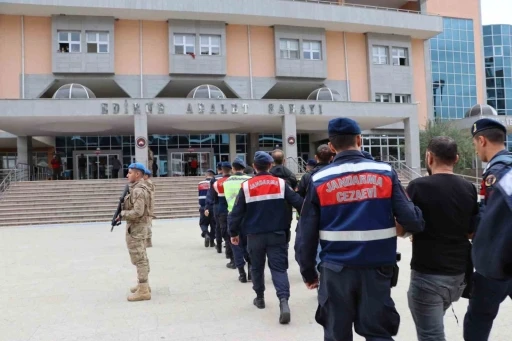 Edirne’de sınır hattında 7 terör örgütü üyesi yakalandı
