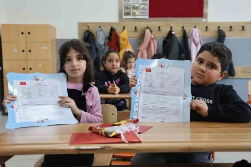 Elazığ’da 120 bin öğrenci karne heyecanı yaşadı
