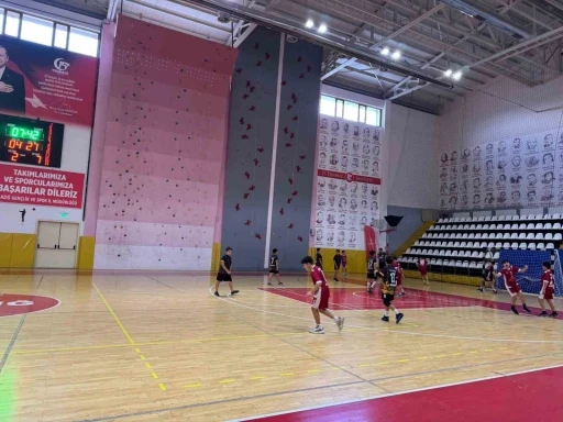 Elazığ’da hentbol ve güreş müsabakaları tamamlandı
