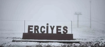 Erciyes’e mayıs ayında kar yağdı
