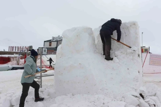 Erciyes’te kar sanata dönüşecek
