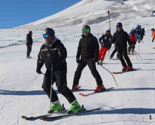 Erciyes’te kayak sezonu başladı
