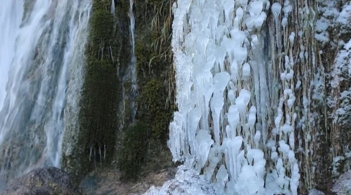 Erzincan 2025 yılının ilk günlerinde buz kesti
