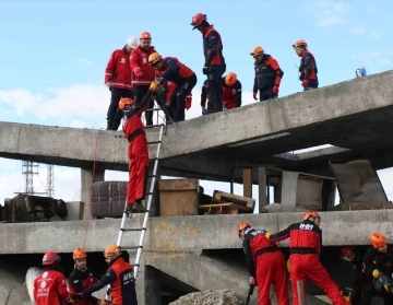 Erzincan’da Bingöl Bölge Düzeyi Deprem Tatbikatının provası yapıldı
