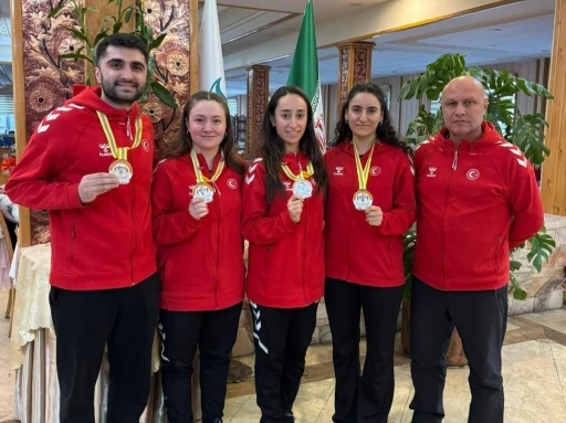 Erzincanlı sporcular İran’dan madalya ile döndü
