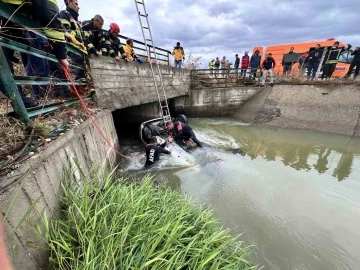 Erzurum’da otomobil su kanalına uçtu: 2 ölü, 1 yaralı
