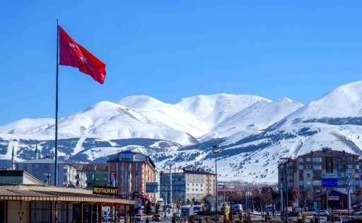 Erzurum’un kuzeyinde kar var
