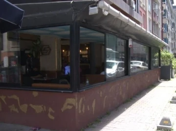 Esenyurt’ta 2 yıl içerisinde 15 defa soyulan kafeterya tekrar soyuldu: O anlar kamerada
