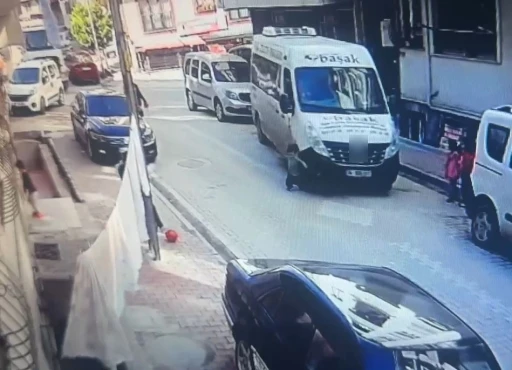 Esenyurt’ta feci kaza; servis minibüsü 5 yaşındaki çocuğun üzerinden geçti
