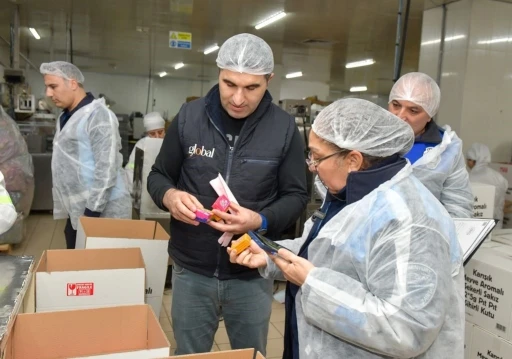 Esenyurt Zabıtası’ndan gıda üretimi yapan fabrikalara denetim
